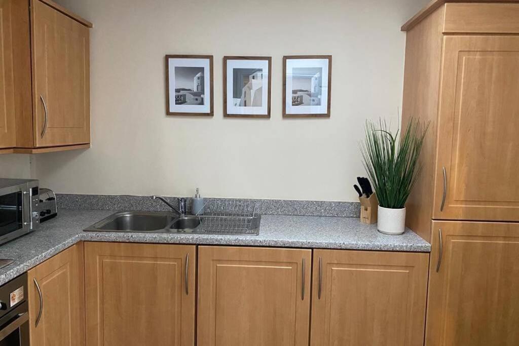 Alicia Newport By Mia Living 2 Bedroom Apartment With Dedicated Parking Exterior foto